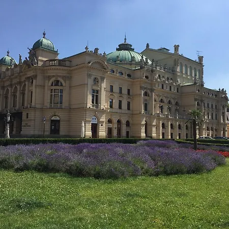 - Friedleina Апартаменты *